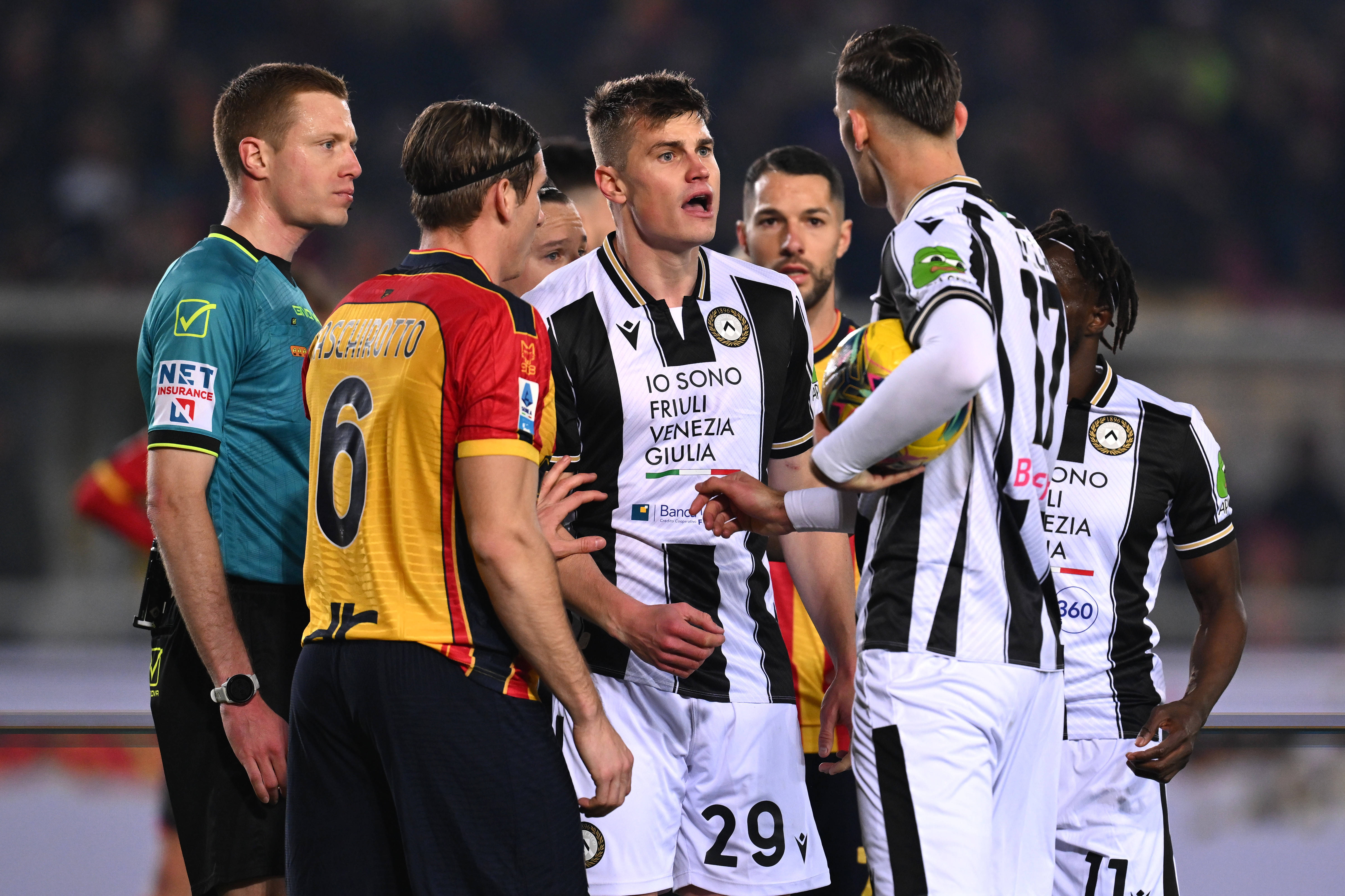 开云体育在线-乌迪内斯主场逆转获胜，领跑保级区域的简单介绍