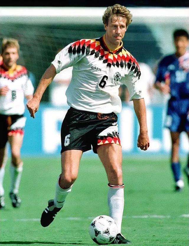 卡尔斯鲁厄遇强敌落败，需调整球队阵容的简单介绍