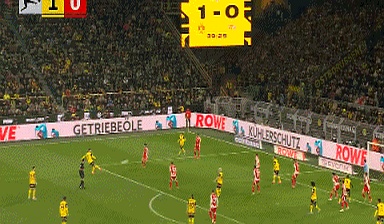 包含多特蒙德客场大胜，重回联赛争冠行列的词条