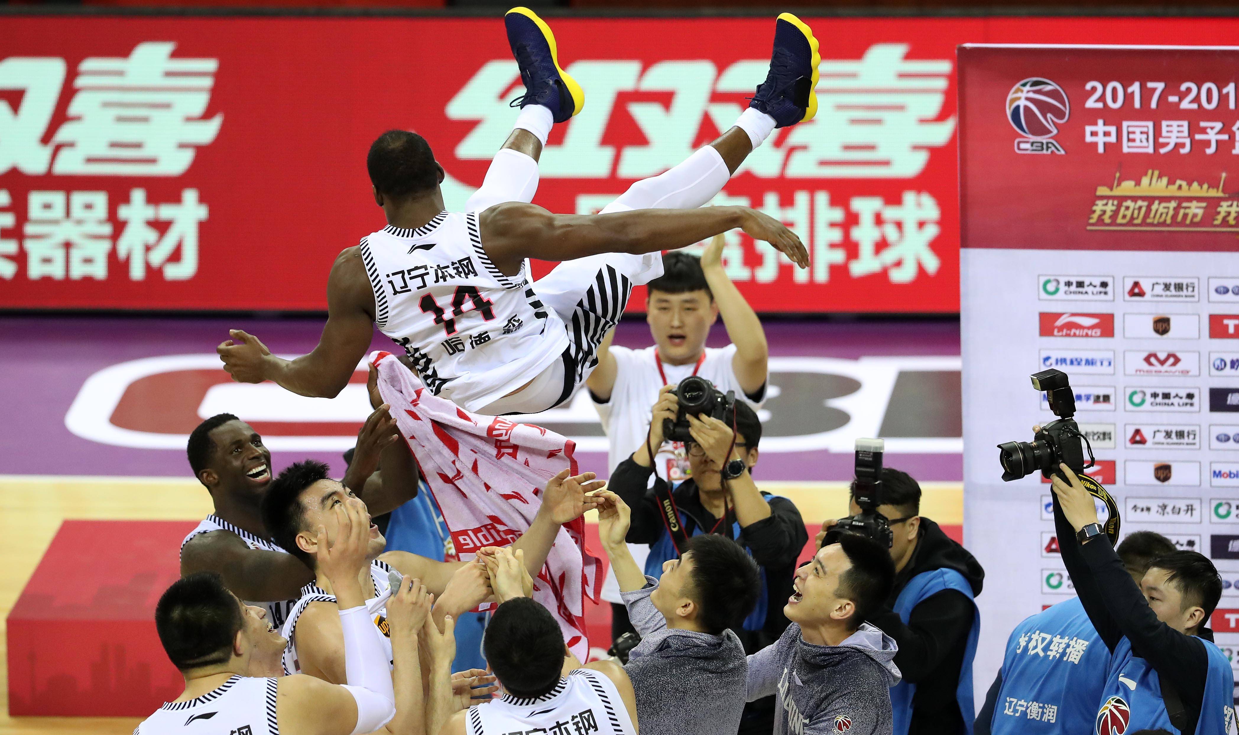 关于辽宁男篮遭遇挑战，战术重新调整，全力备战的信息