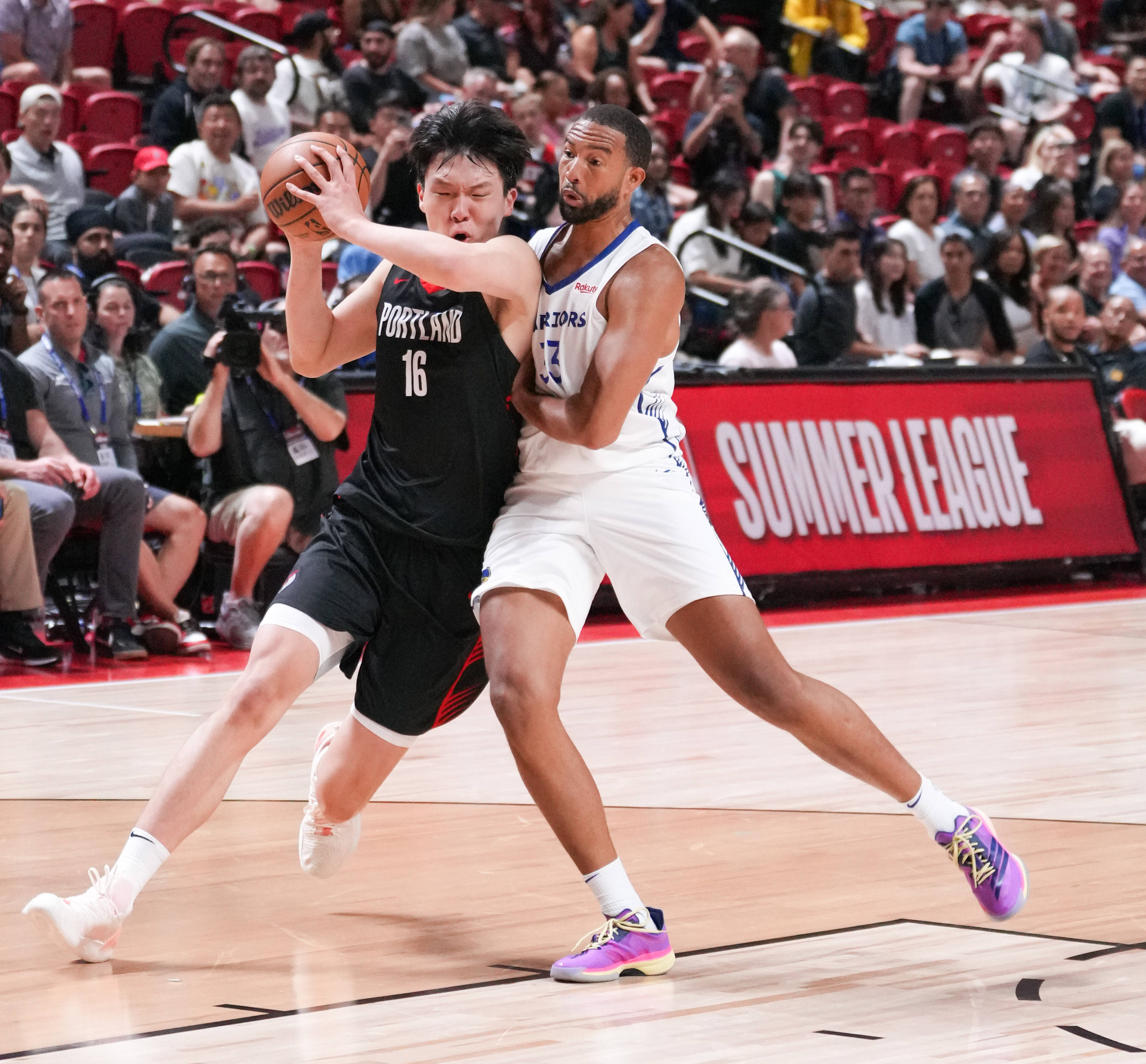 包含勇士队开拓者闯入季后赛目标卫冕冠军称号的词条