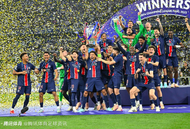 英格兰队击败意大利队，晋级国际足球决赛