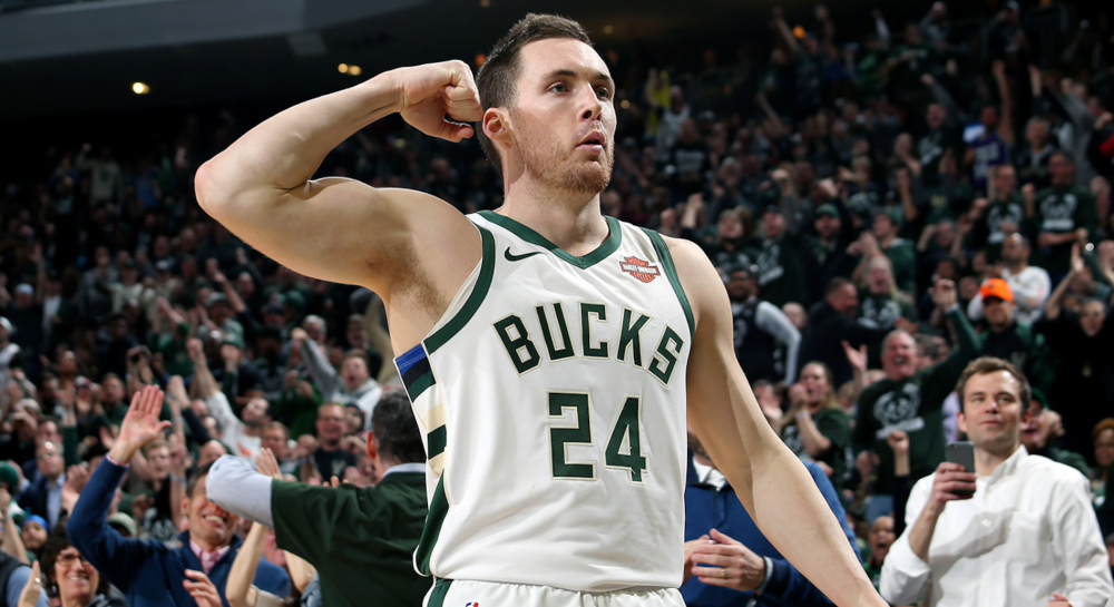 关于雄鹿神勇逆袭获得胜利开启巨大优势的信息