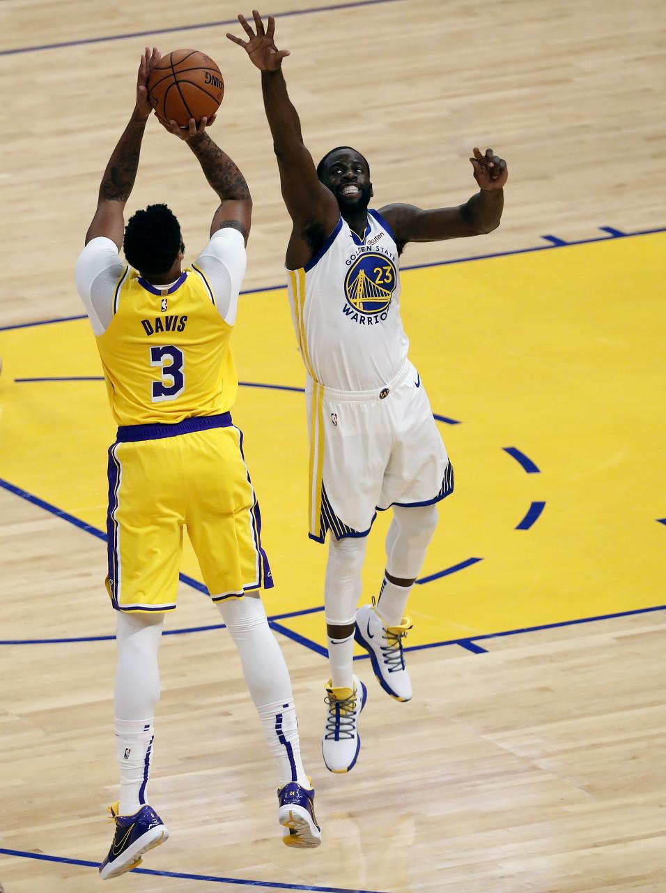 勇士胜湖人，克莱独得50分的简单介绍