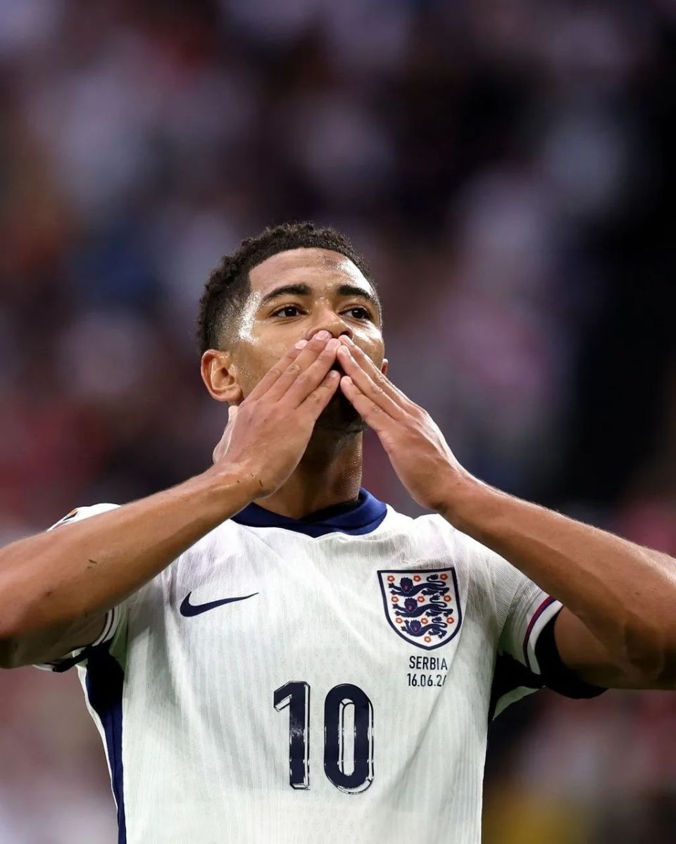 西甲传奇球星闪耀舞台，技术风采动人心弦的简单介绍