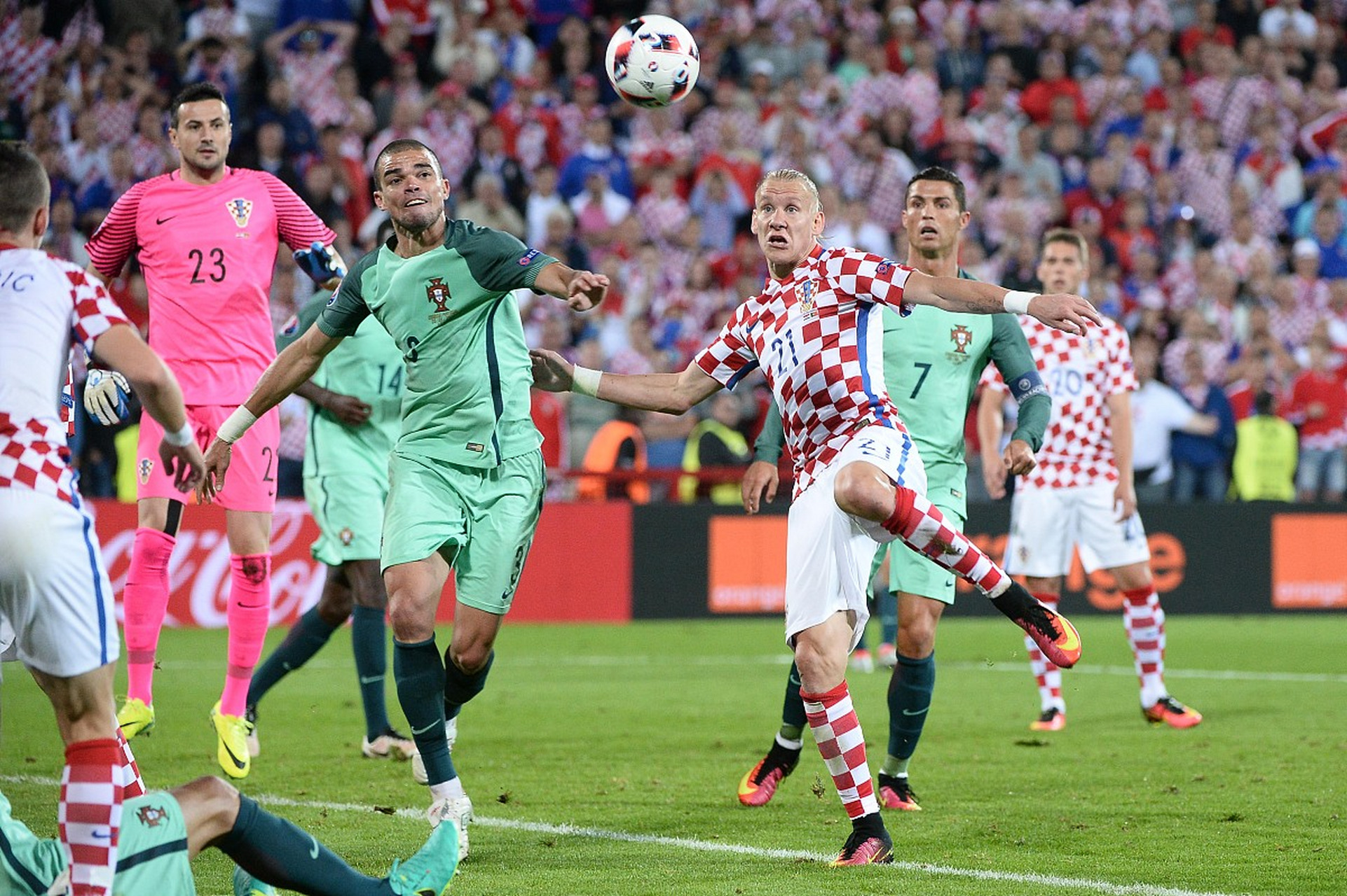 英格兰意外输给匈牙利，欧预赛前景堪忧的简单介绍