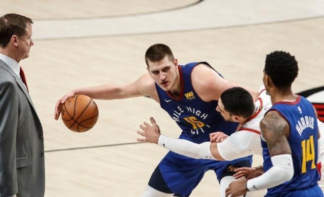 关键对决：一场触目惊心的比赛结果令人震惊不已的简单介绍