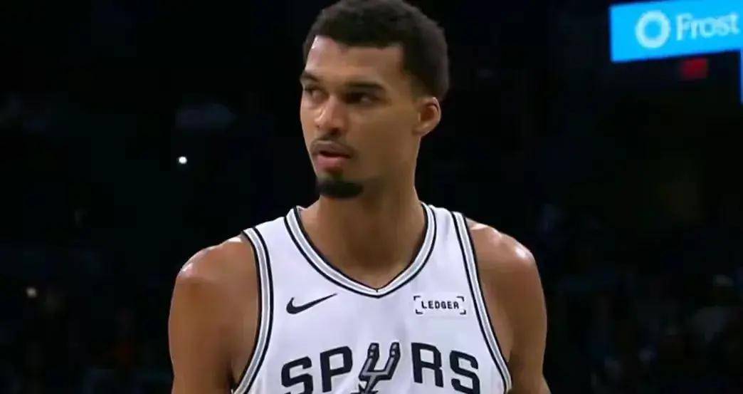 开云体育直播-爵士轻松赢得马刺，取得西汉姆